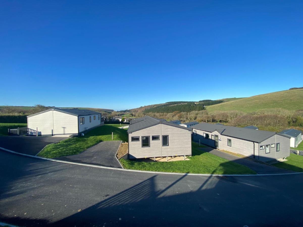 Daphne'S Lodge Mawgan Porth Exteriör bild